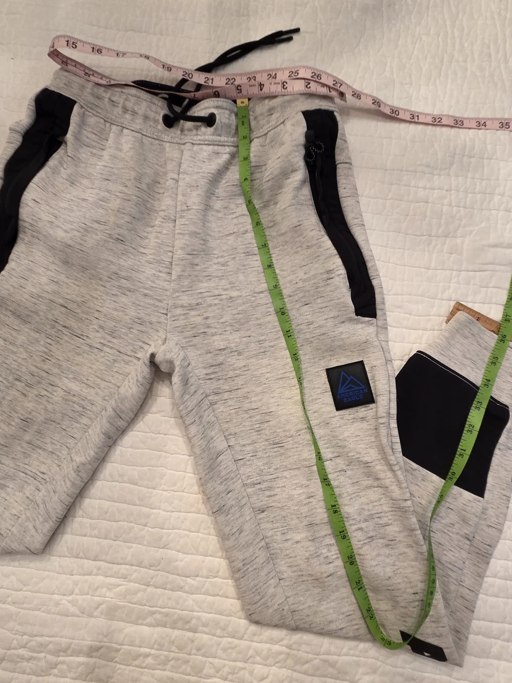 American Eagle Kids Grey Knit Jogger Pants with Black Accents Size XS